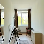 Helles Elegantes Zimmer In Berlin-Schoeneberg 5