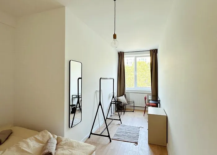 Helles Elegantes Zimmer In Berlin-Schoeneberg 5